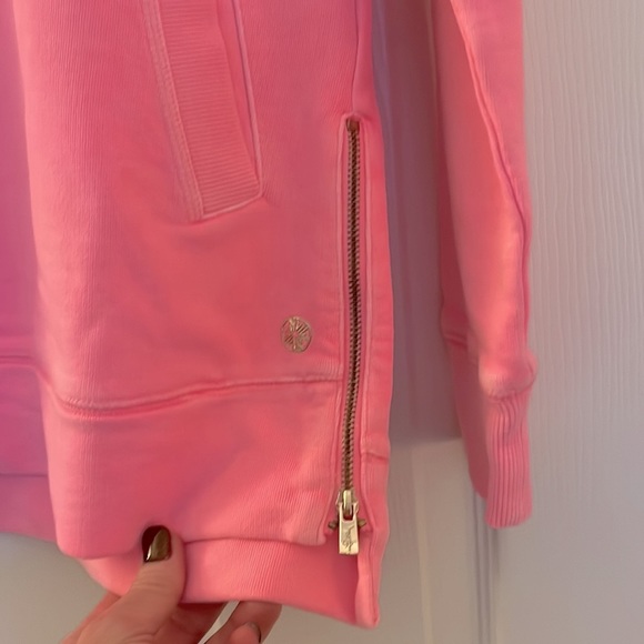 Lilly Pulitzer Beach Comber Pullover Top - Picture 2 of 3